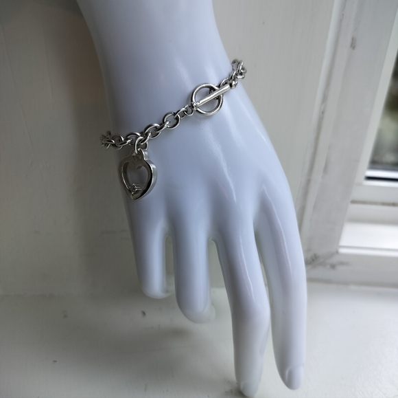 7" Sterling Silver Toggle Bracelet W/Heart Chaped Charm Women's - Picture 6 of 8